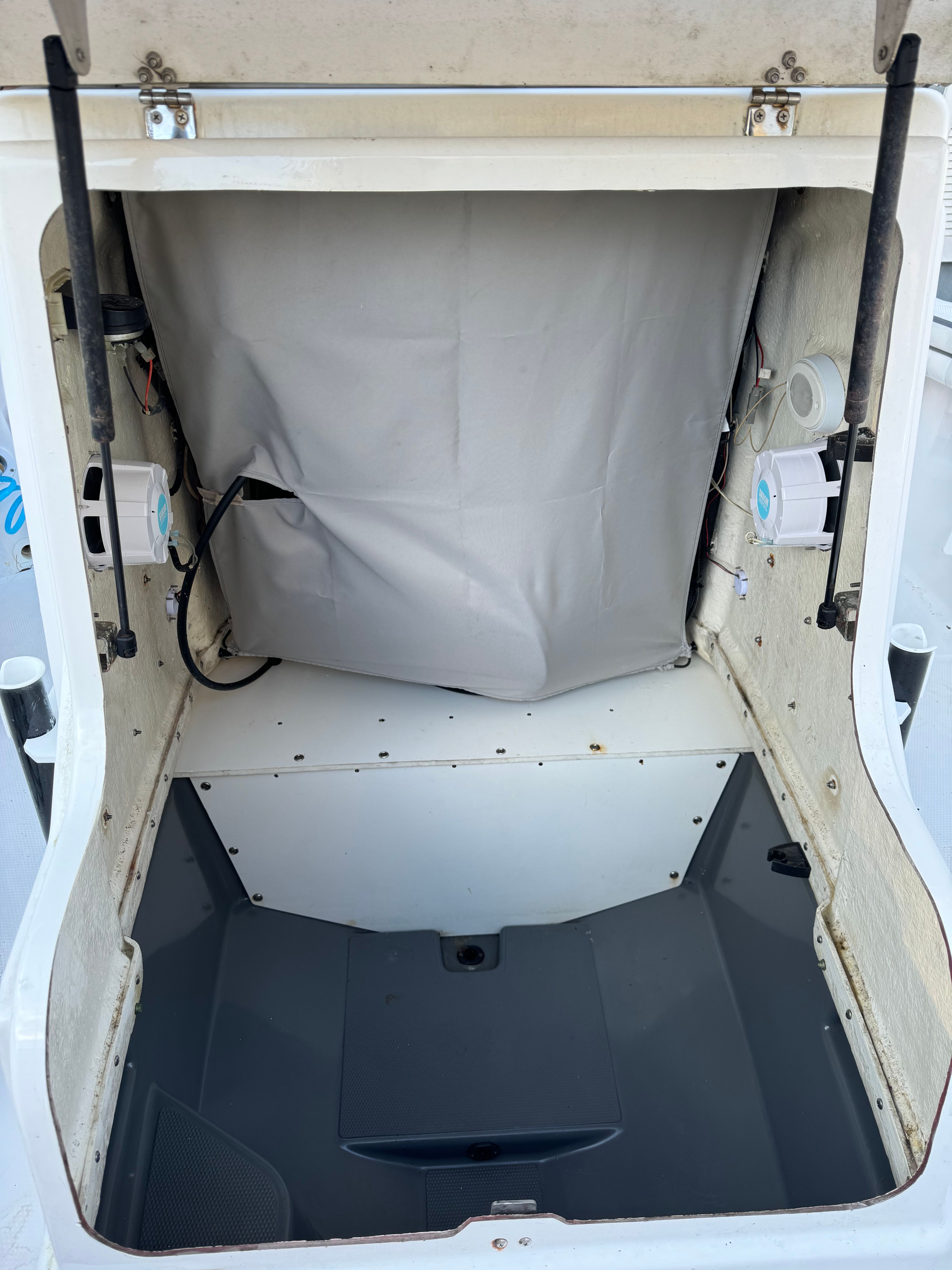 2016 Yamaha Boats Fhs 190 dluxe - 8