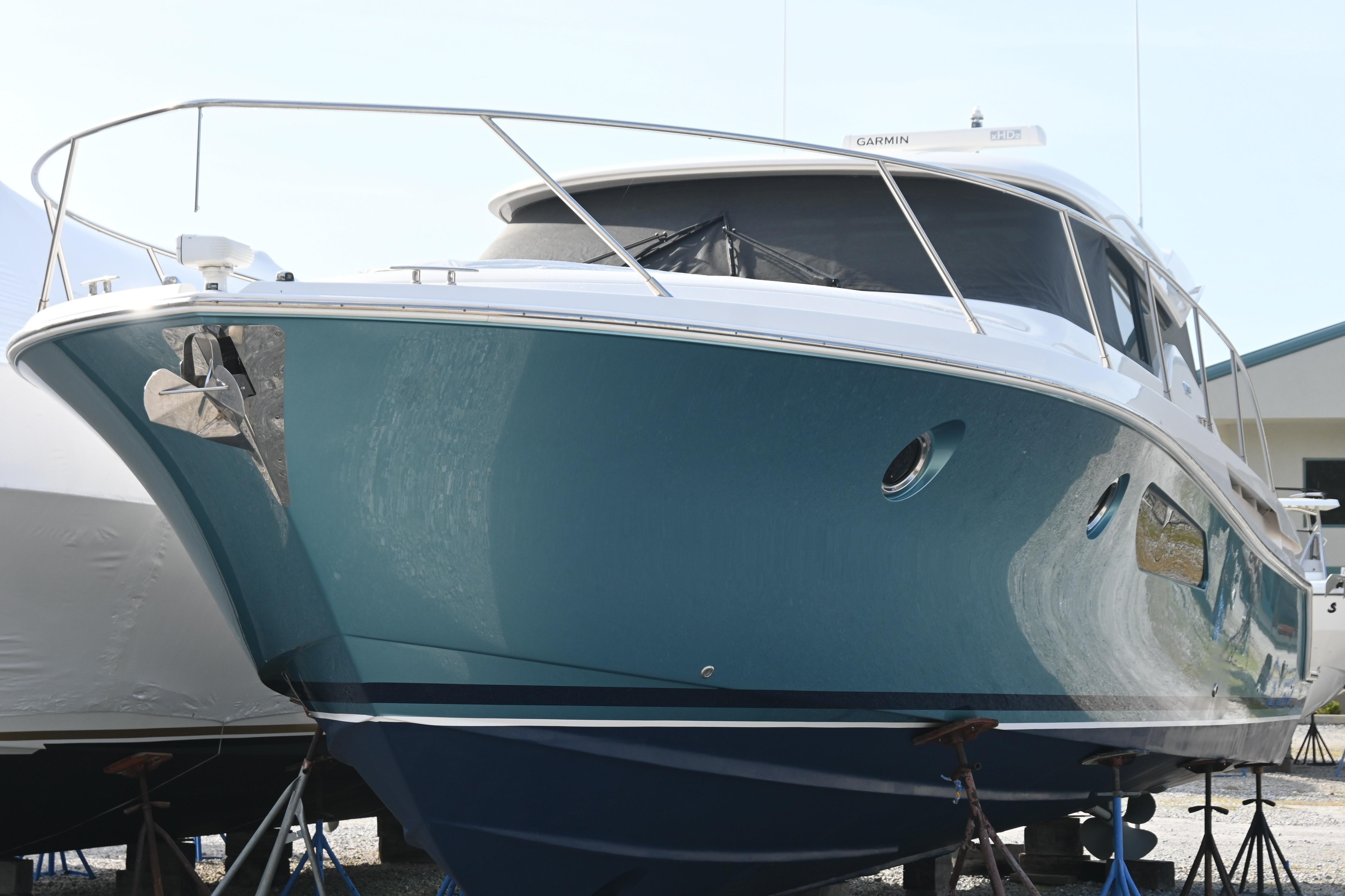 2017 Tiara Yachts C44 Coupe