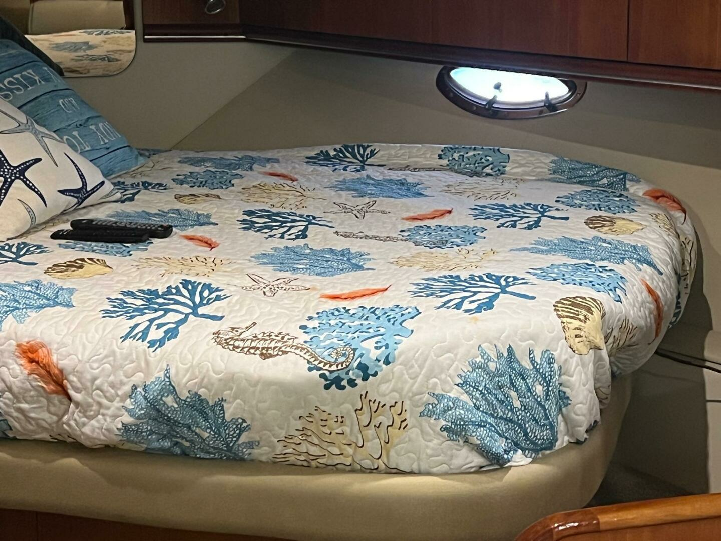 2007 Cruisers Yachts 340 Express - Image 29