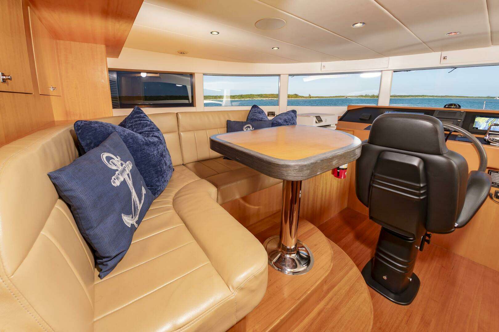 2017 Johnson 93 Flybridge - Image 44
