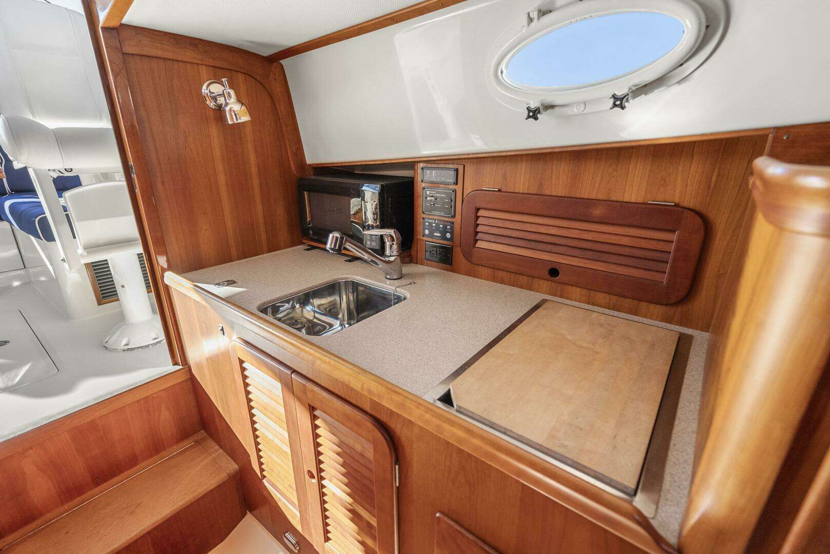 2007 Hinckley Hinckley Picnic Boat 36 EP - Image 16