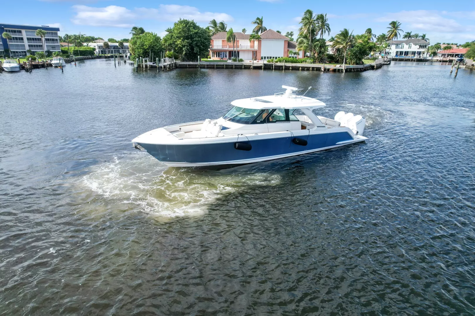 2022 Tiara Yachts — - Image 3