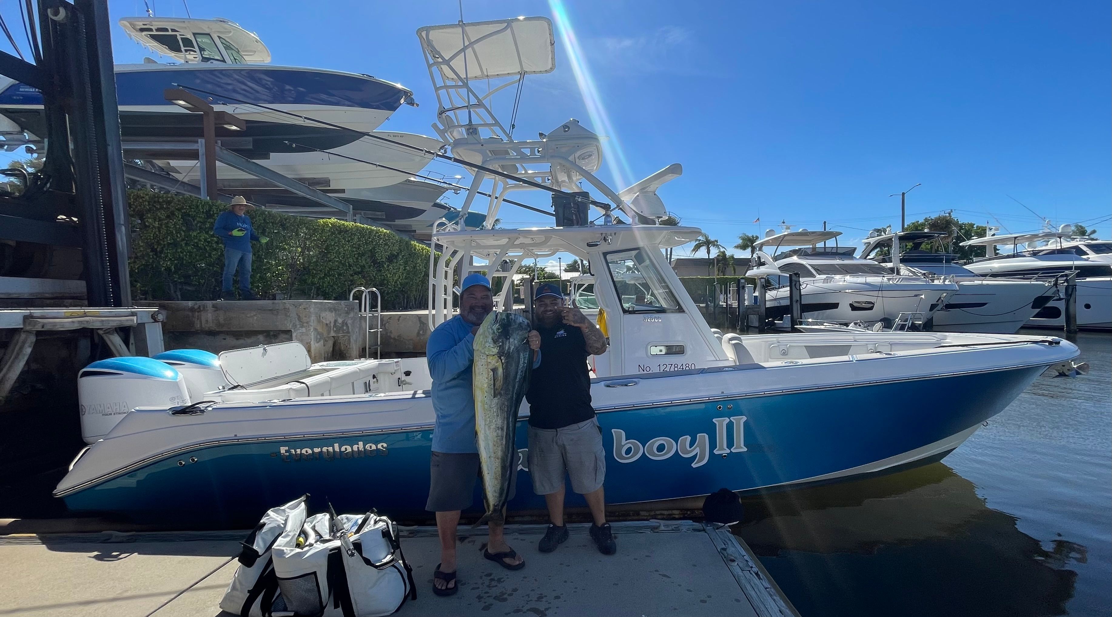 2017 Everglades 325 Center Console - 38