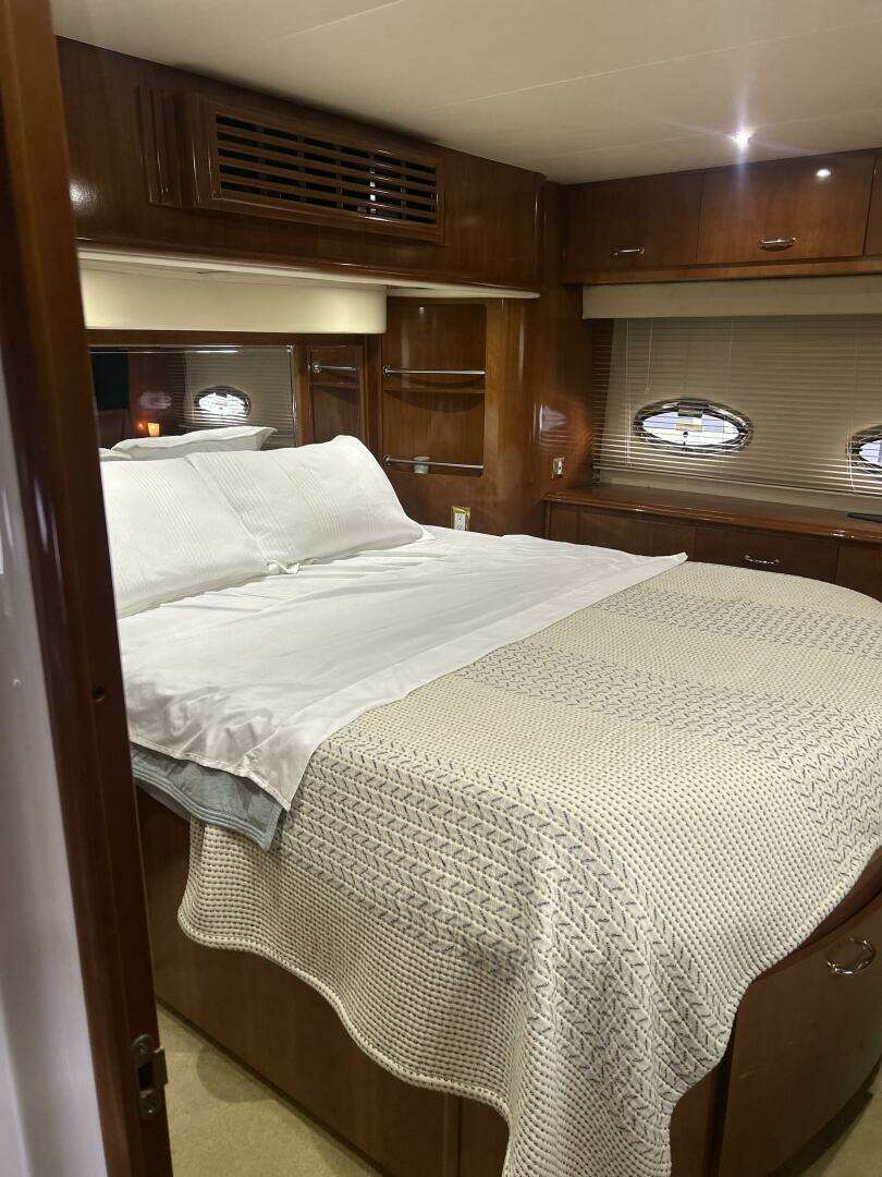 2003 Carver 466 Motor Yacht - Image 68