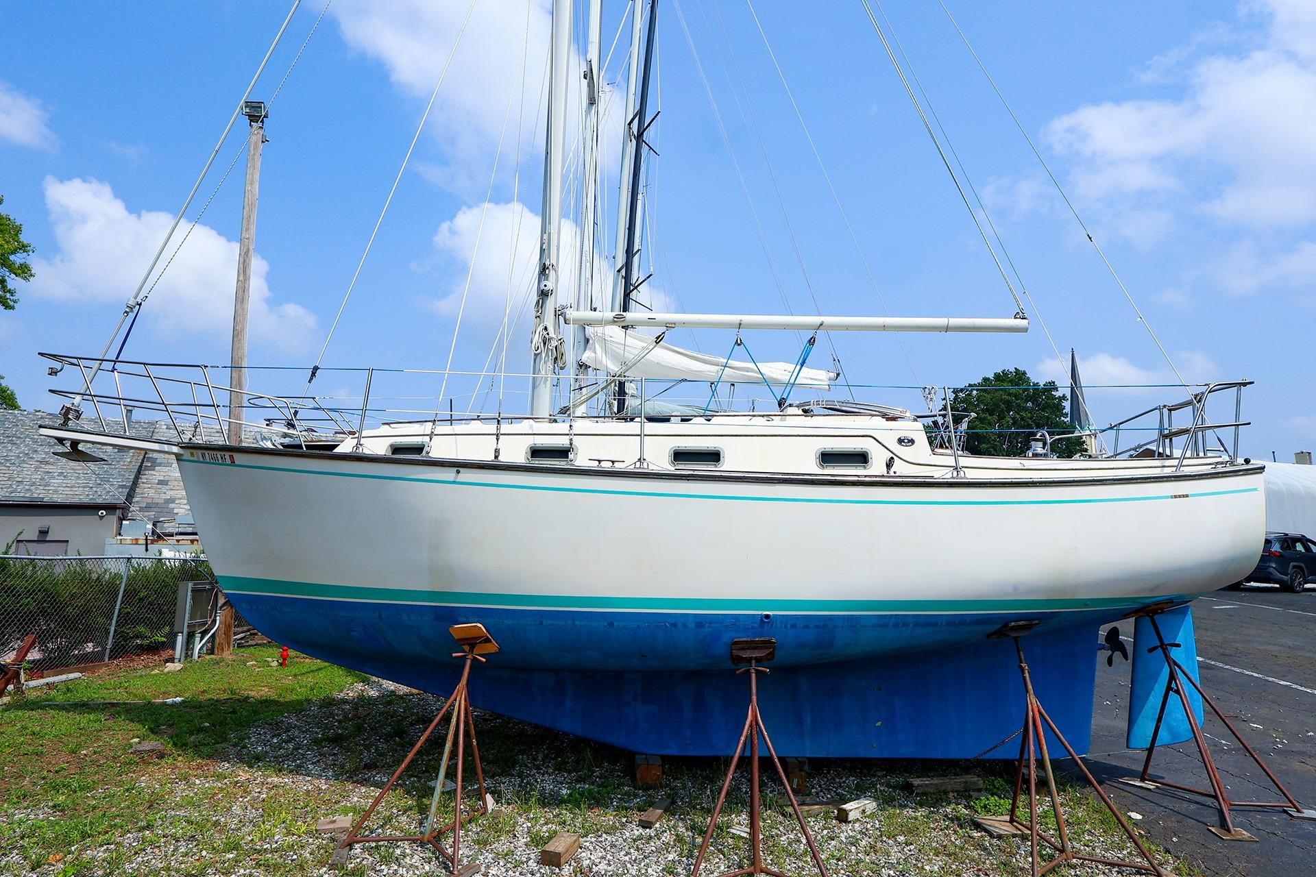 1985 Island Packet 31