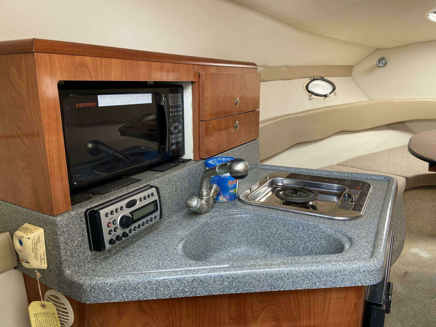 2006 Larson 274 Cabrio - Image 12