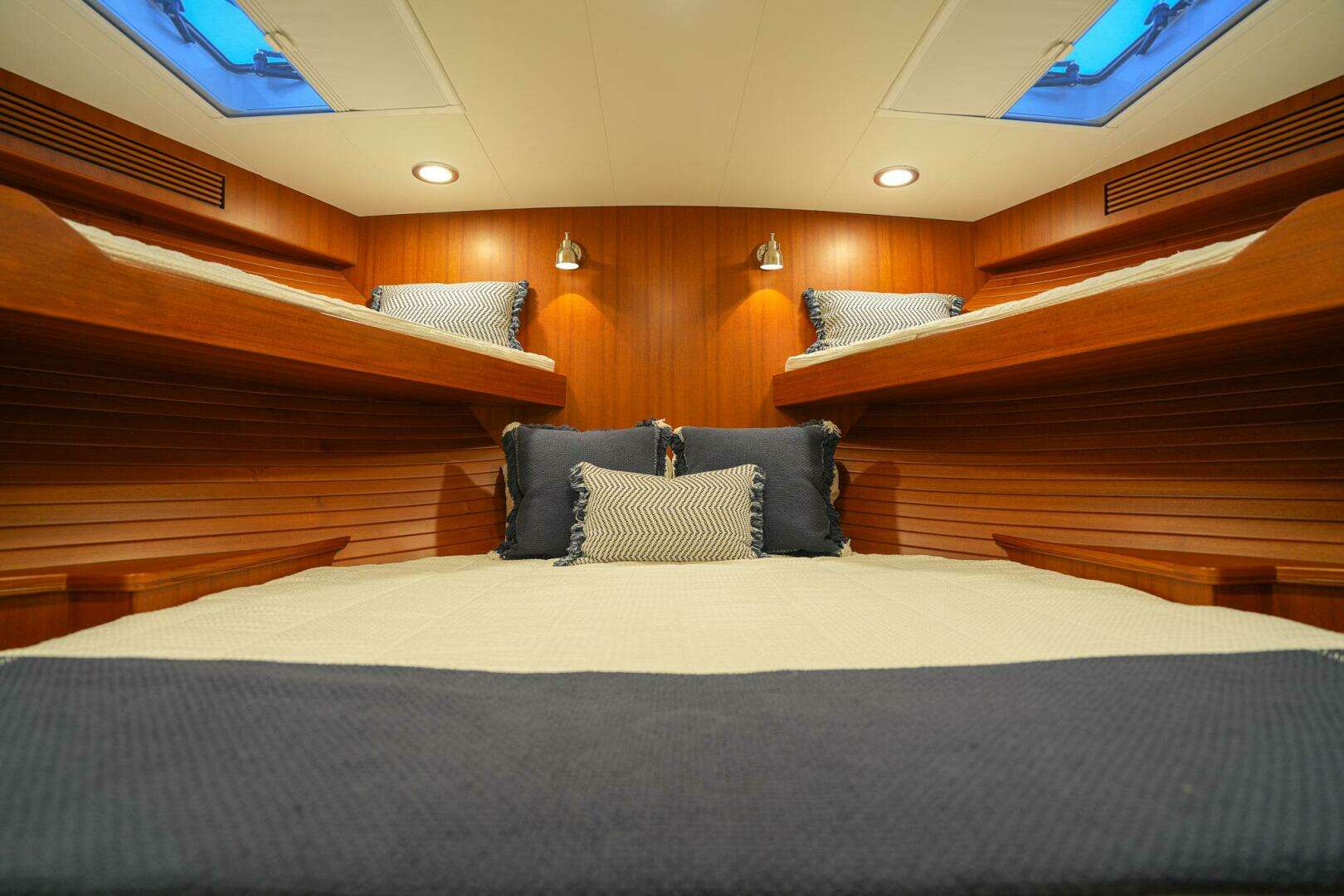 2025 Marlow Explorer 70E-CB - Image 27