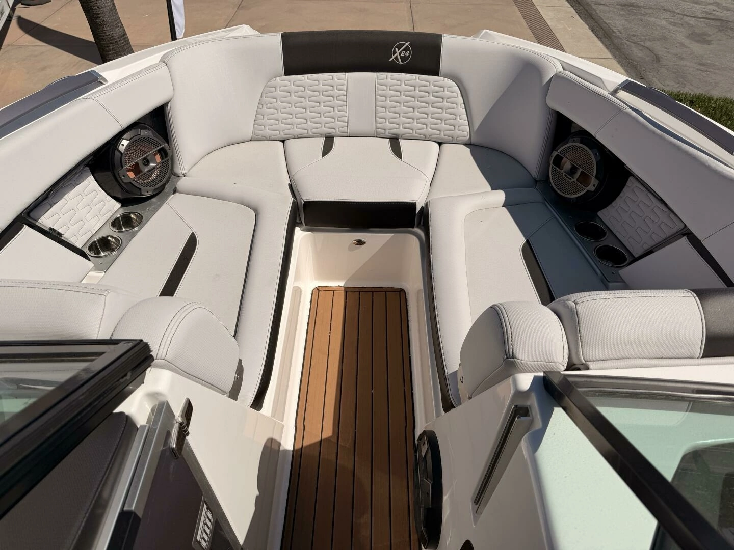 2021 Mastercraft X24 - Image 3