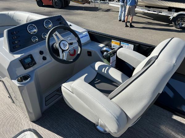 The image shows the helm of a 2023 Viaggio Lago 22U Tri Toon boat.