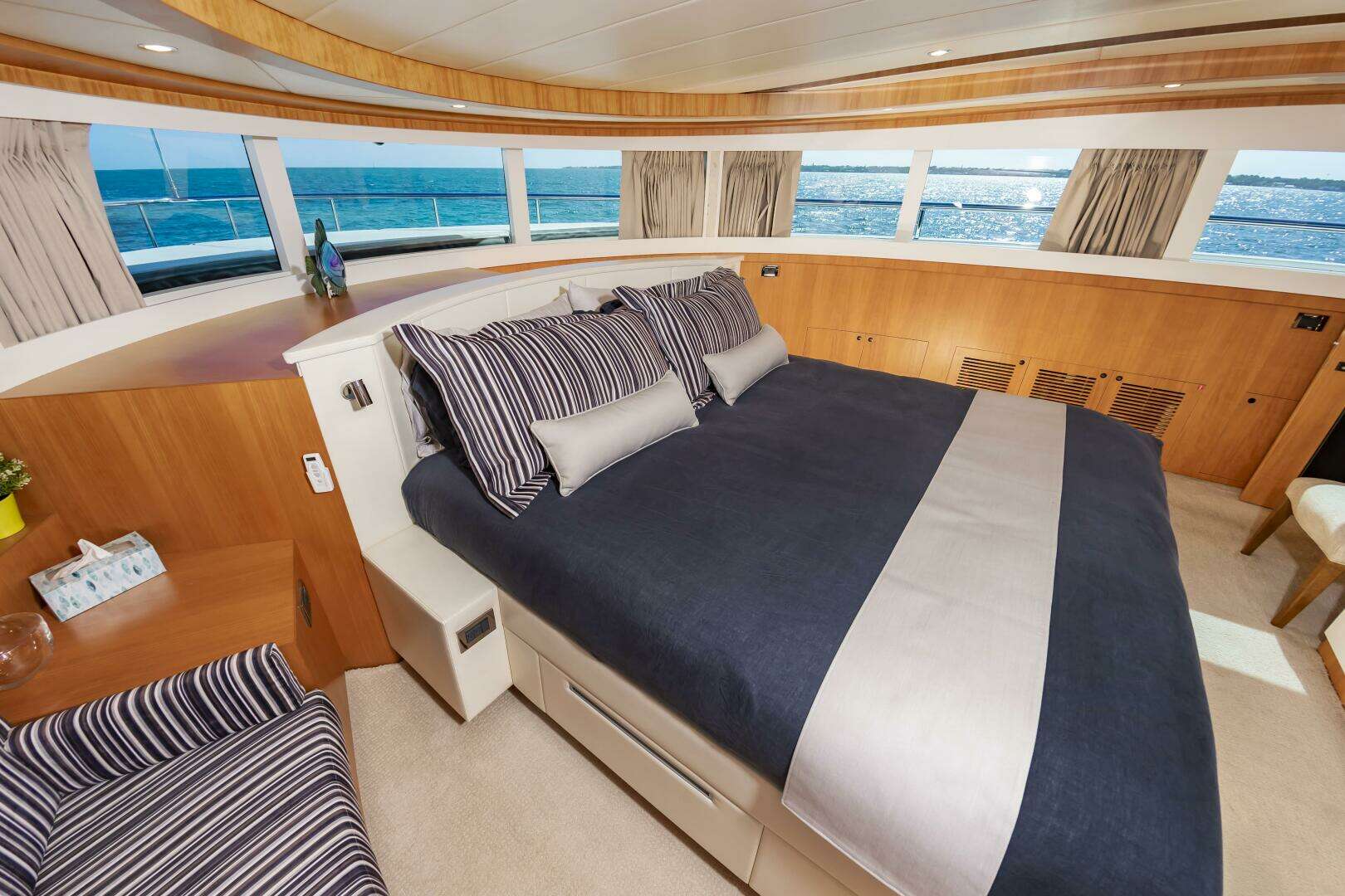 2017 Johnson 93 Flybridge - Image 51
