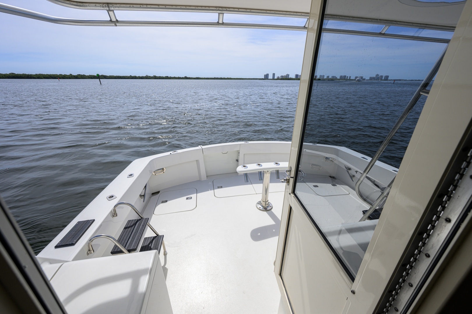 1992 Hatteras 46 Convertible - Image 17