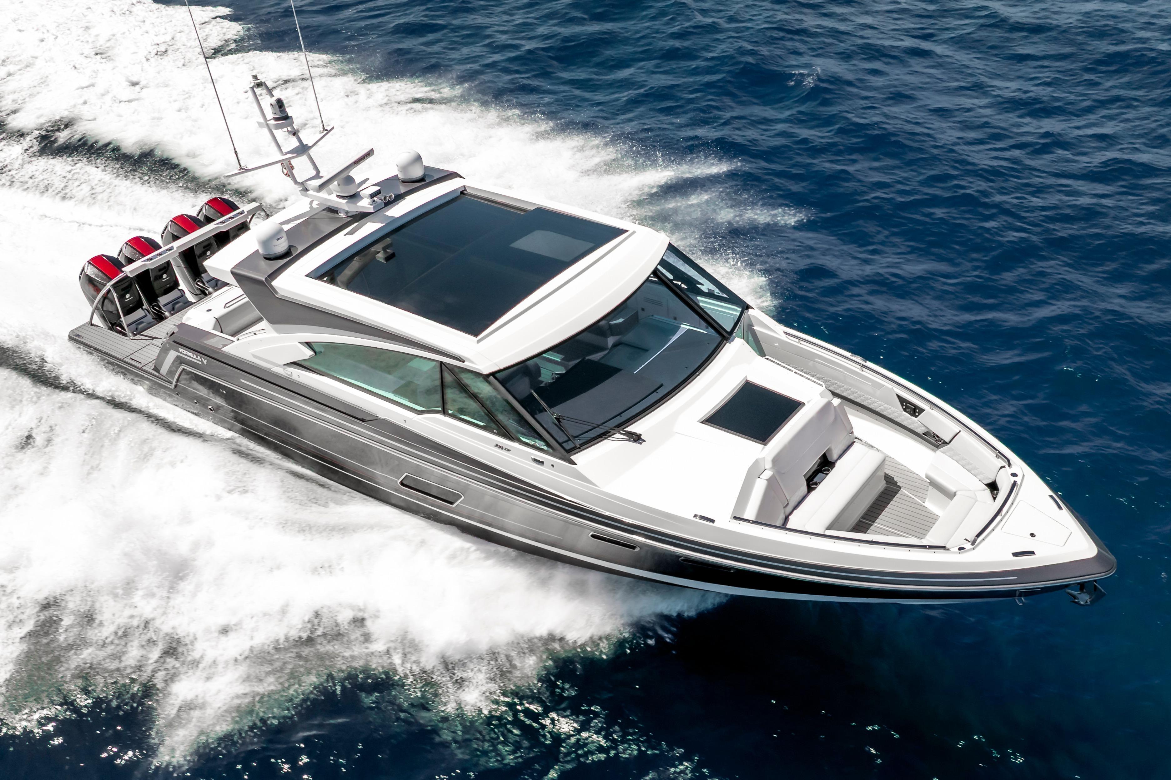 2022 Formula 500 Super Sport Crossover cruising on open water, showcasing sleek design and powerful engines.