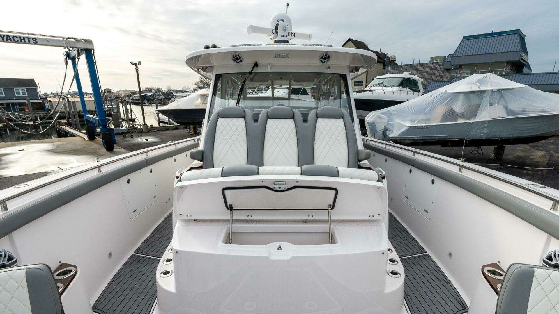 2023 Everglades 455 Center Console - Image 38
