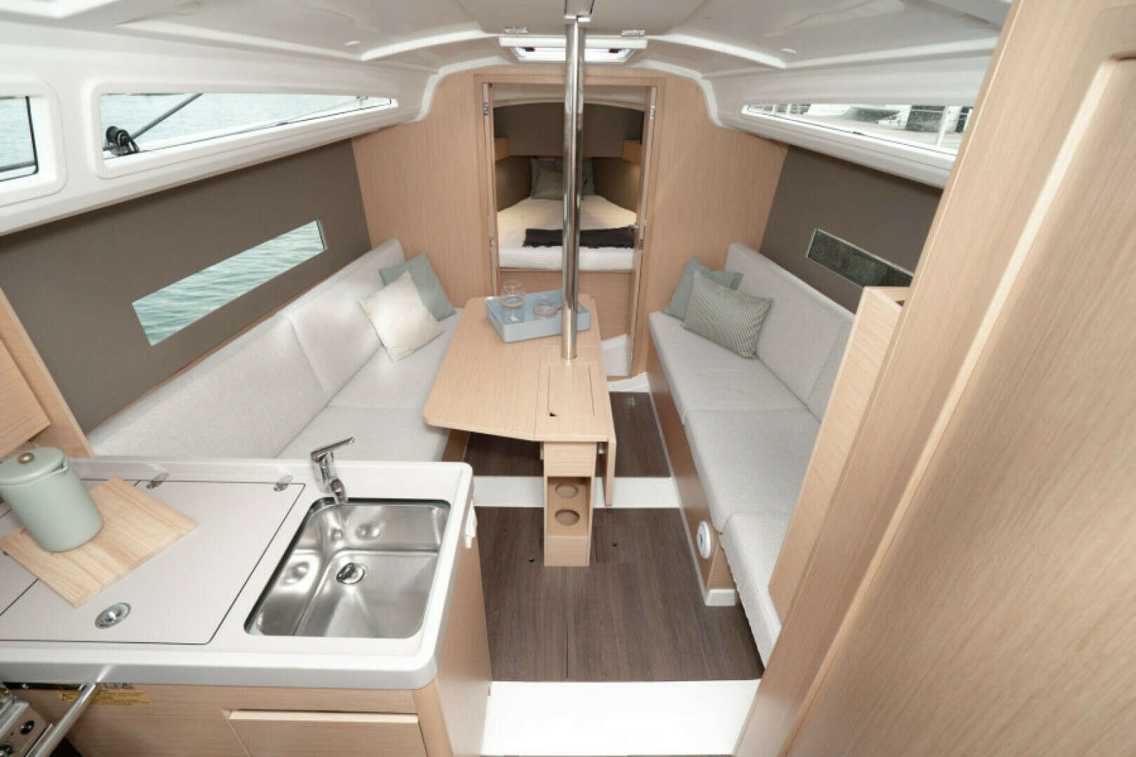 2026 Beneteau Oceanis 30.1 Swing Keel - Image 12