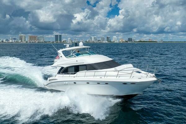 2001 Sea Ray 540 Cockpit Motor Yacht