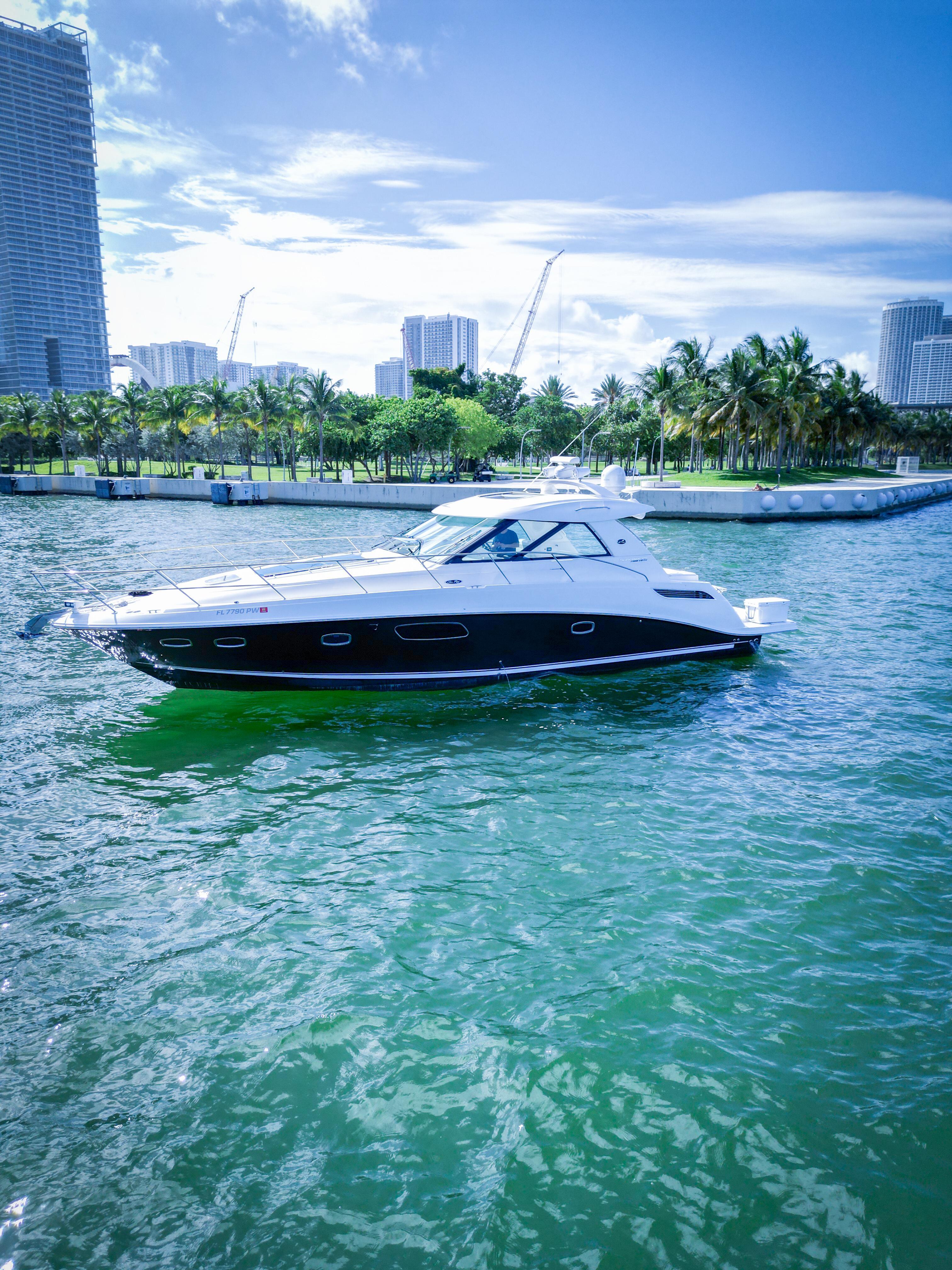 2010 Sea Ray 450 Sundancer