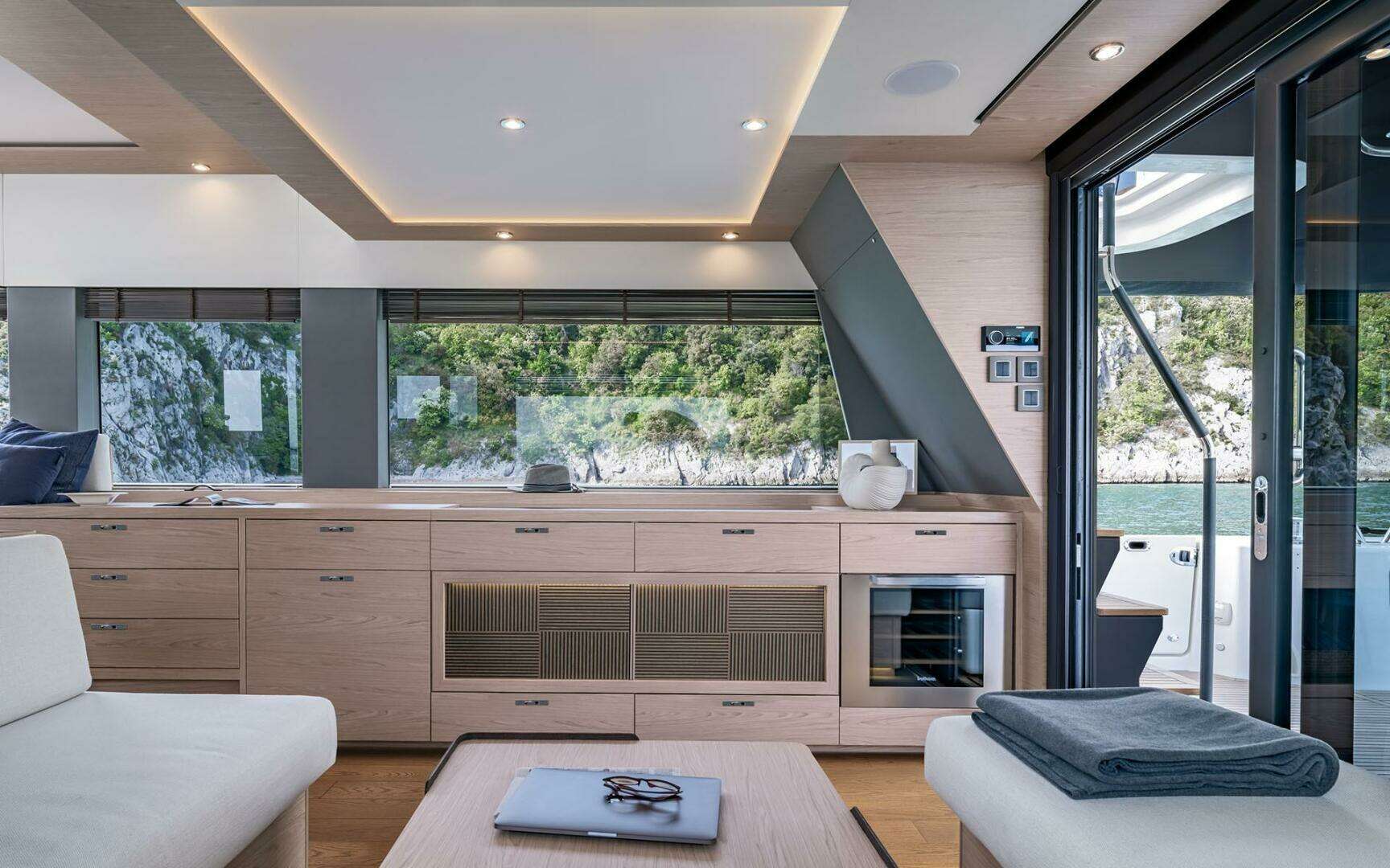 2026 Beneteau Grand Trawler - Image 11