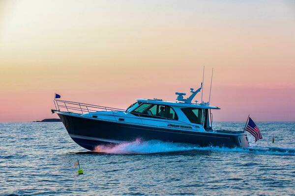 2027 Sabre 43 Salon Express
