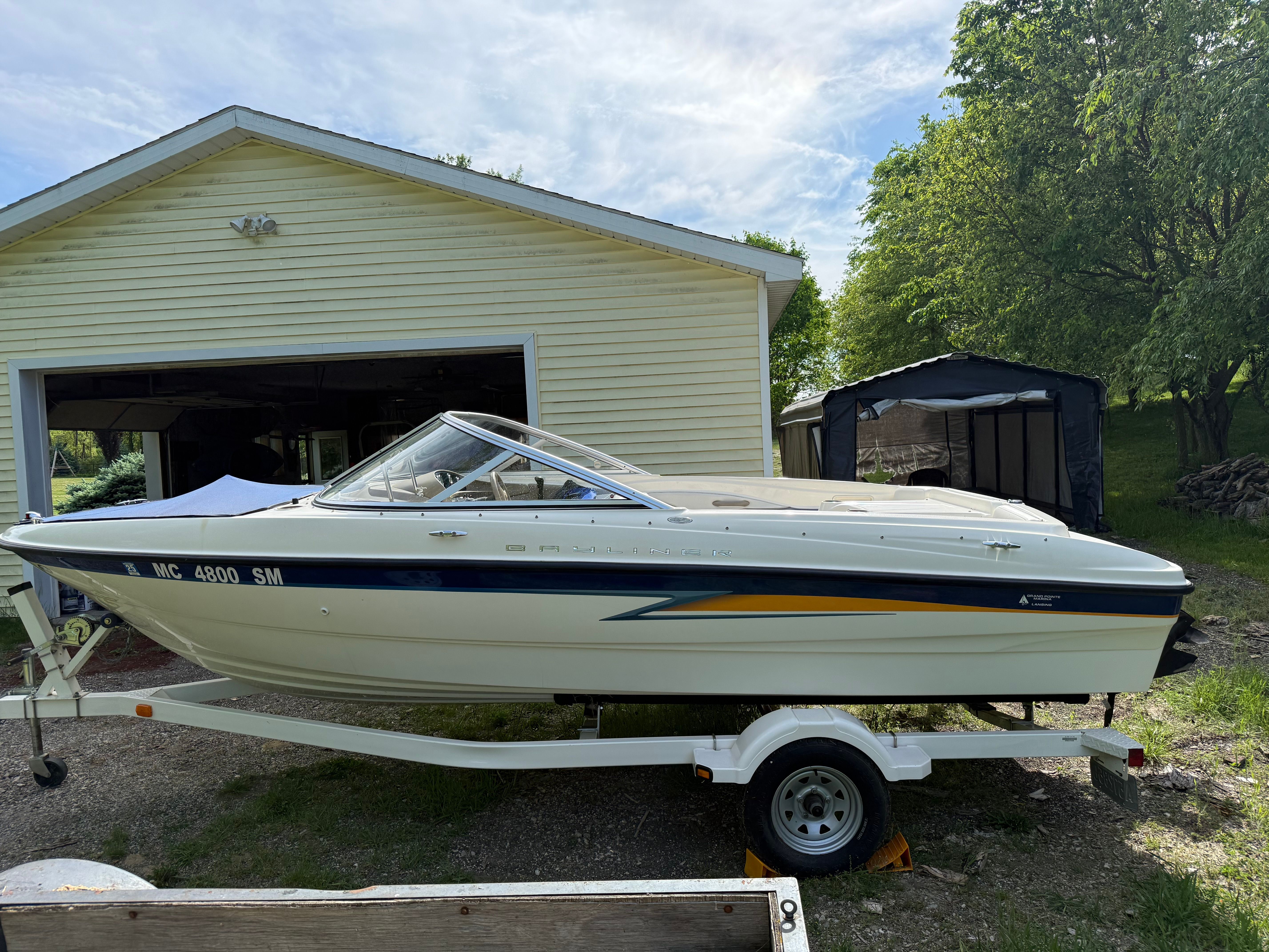 2004 Bayliner 185