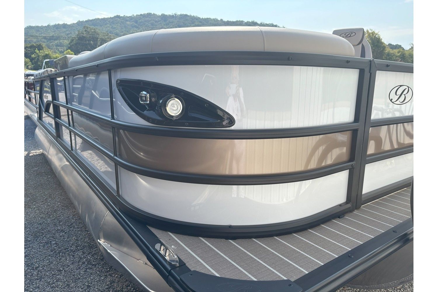 2026 Bentley Pontoons Legacy 223 DL Navigator - 19