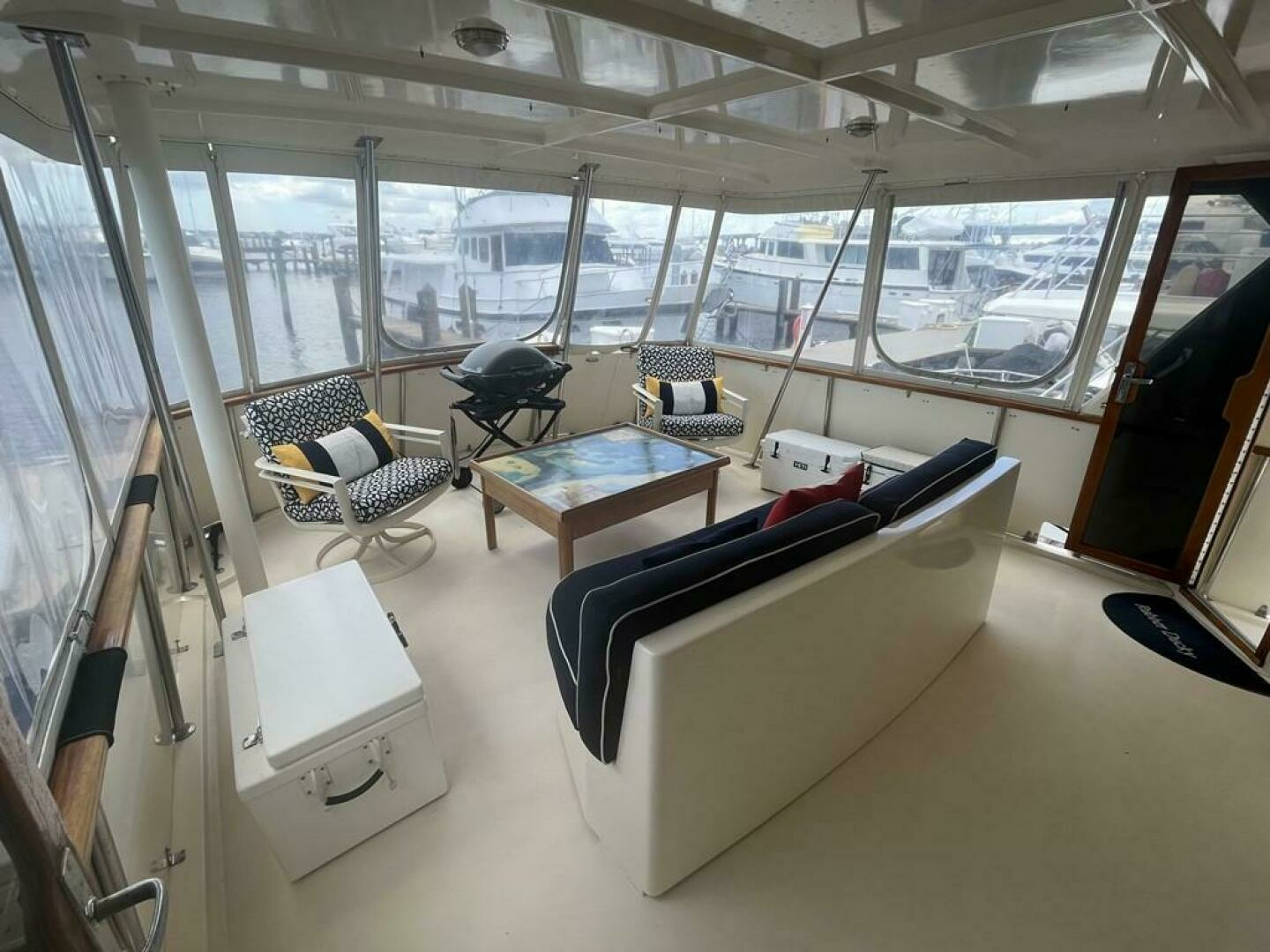 1981 Hatteras 48 Motoryacht - Image 6