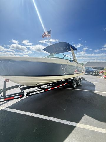 2026 Chris-Craft Bowrider Sportster WALKTHROUGH WINDSHIELD LUXURY B - 48
