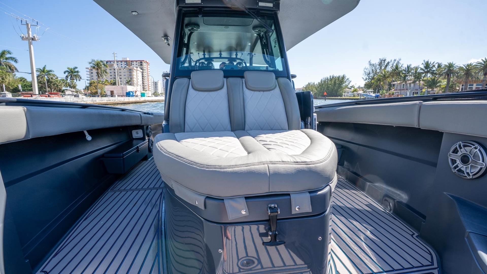 2016 Hydra-Sports 4200 Siesta - Image 31