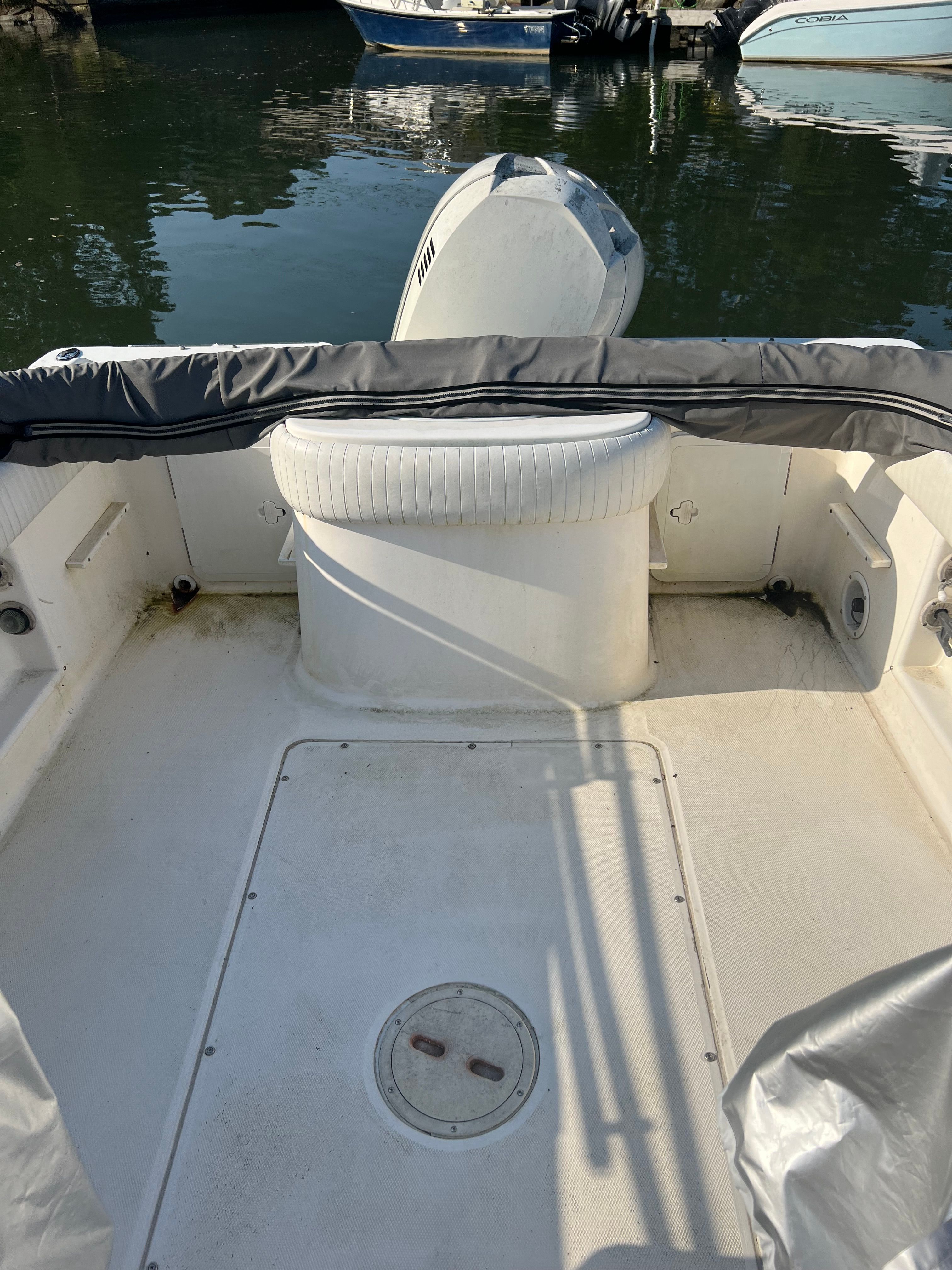 2005 Sea Hunt Escape 220 - 7