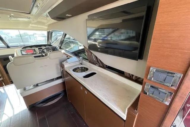 Luxurious interior of 2016 Sea Ray Sundancer 510 yacht with modern amenities.