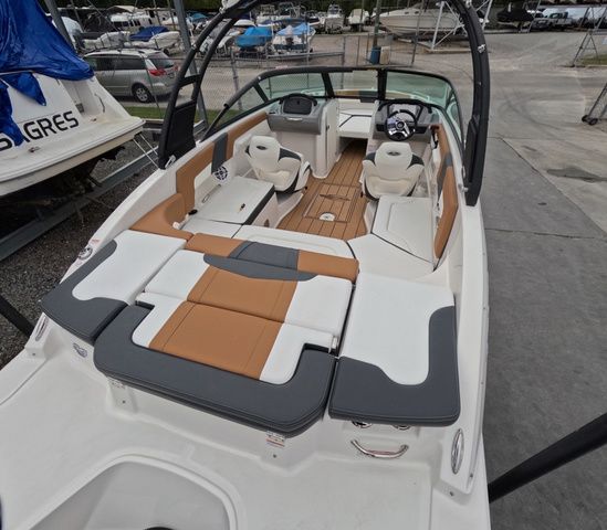 2026 Chaparral 23 SSi OB In stock Trailer included - 10