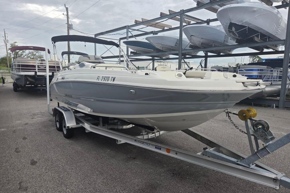 2024 Stingray 212 SC