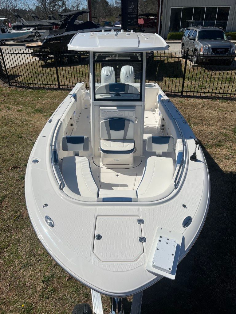 2025 Robalo 250 Center Console - 9