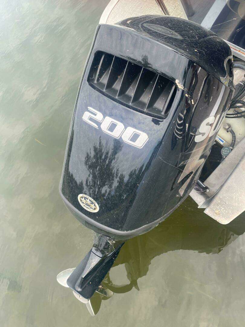 2022 Tahoe GT2585 Center Console Fishing Tritoon - Image 15