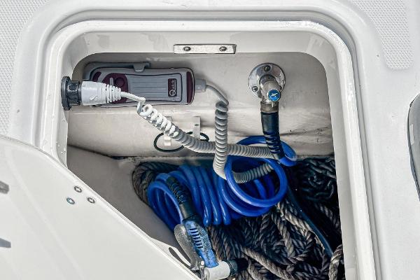2020 Boston Whaler 345 Conquest - 49