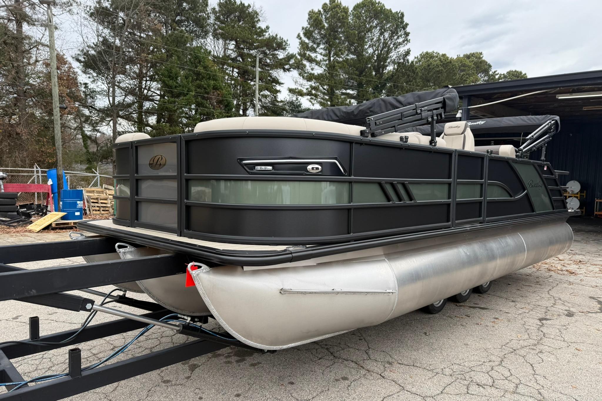 2026 Bentley Pontoons Elite 223 Swingback