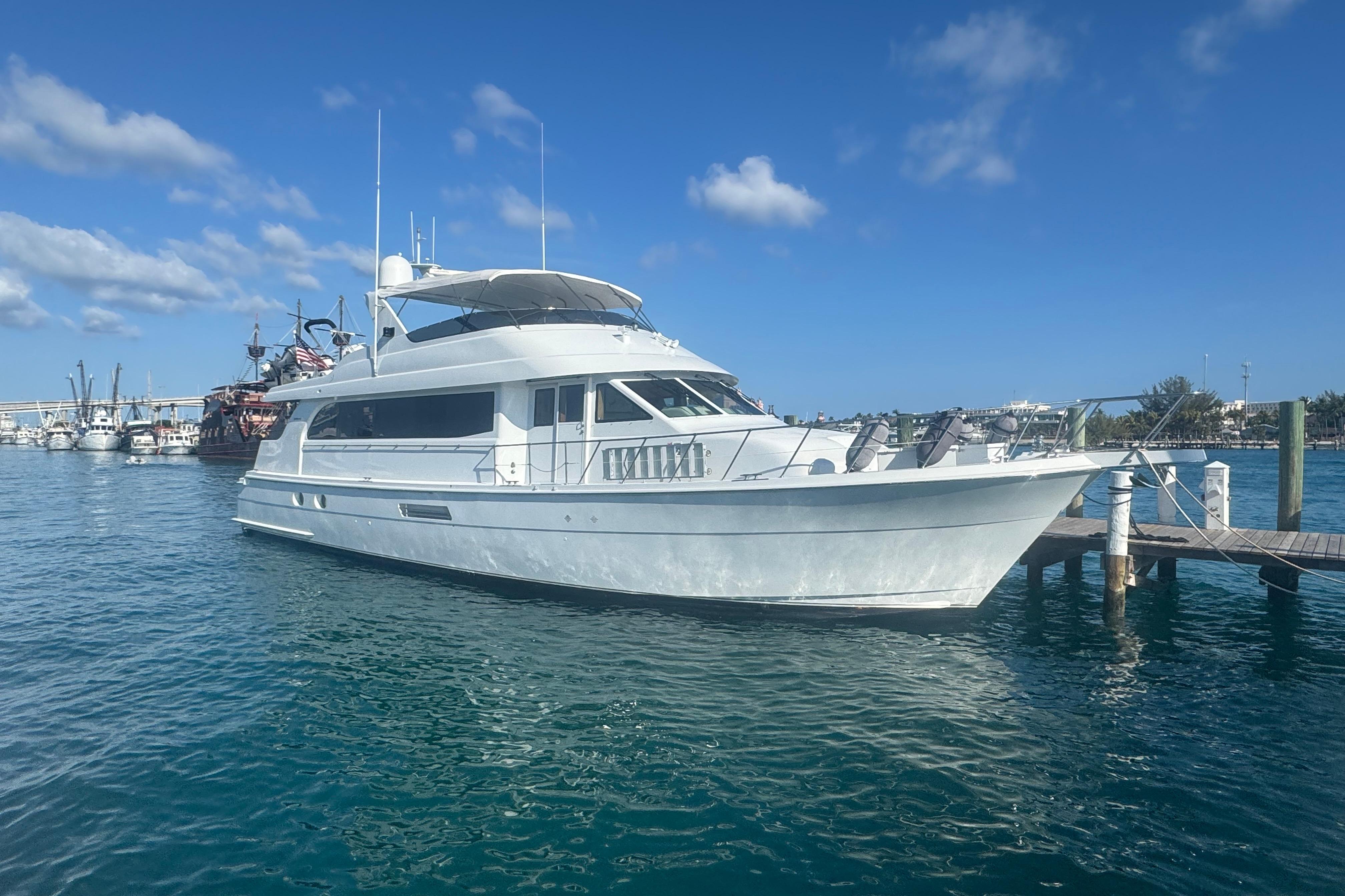 2000 Hatteras 75 Sport Deck Motor Yacht