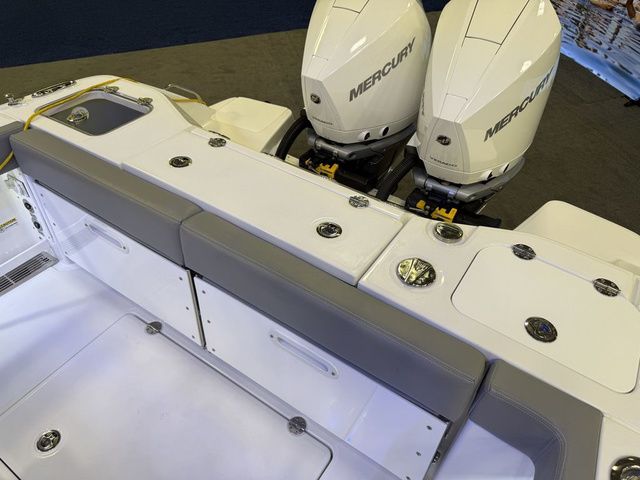 2026 Everglades 285 Center Console - 8
