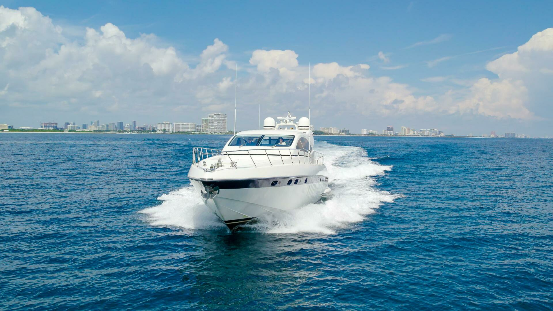 2001 Mangusta 72 - Image 17
