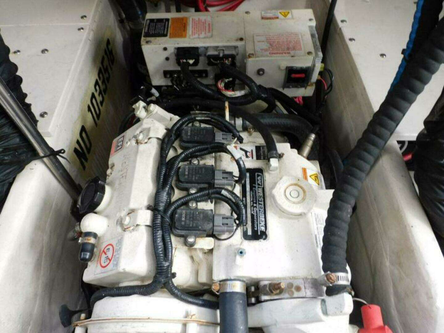 1995 Tiara Yachts 3500 Express - Image 31