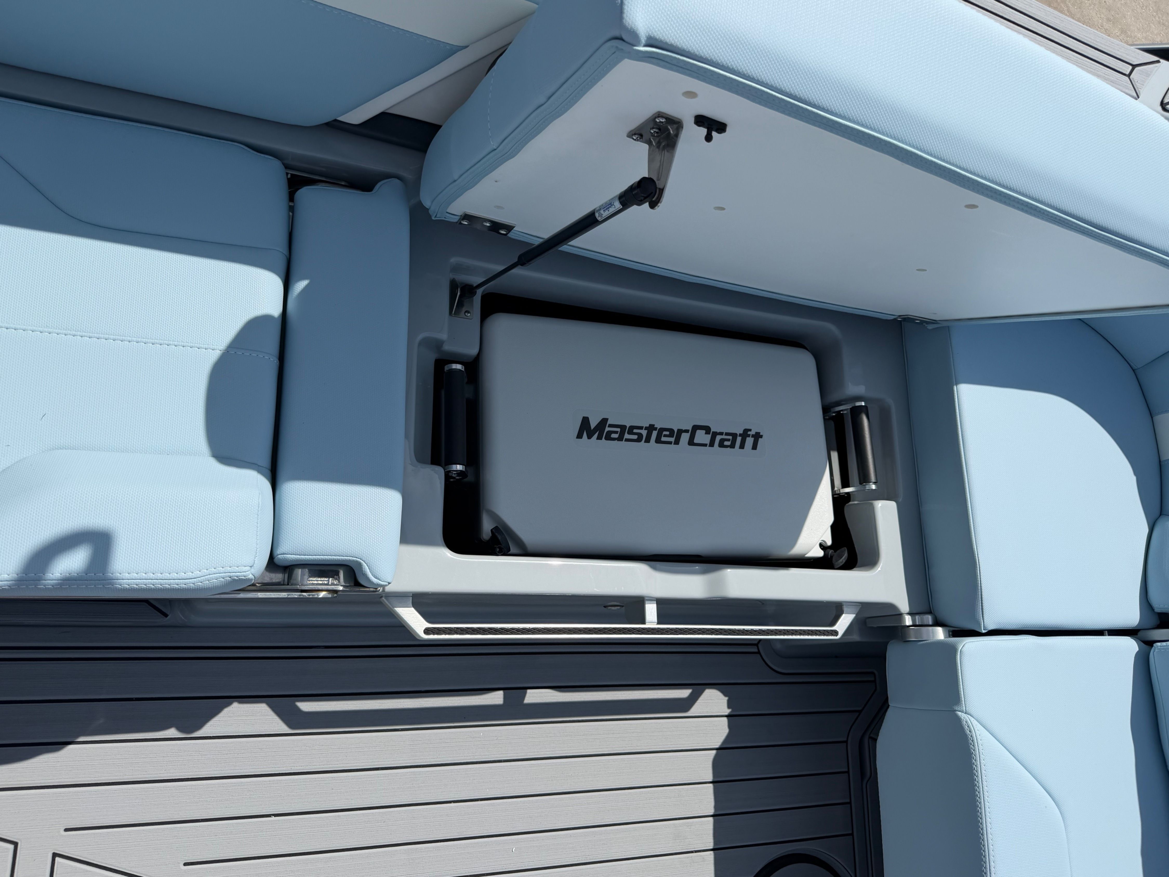 2026 MasterCraft XT24 - 21