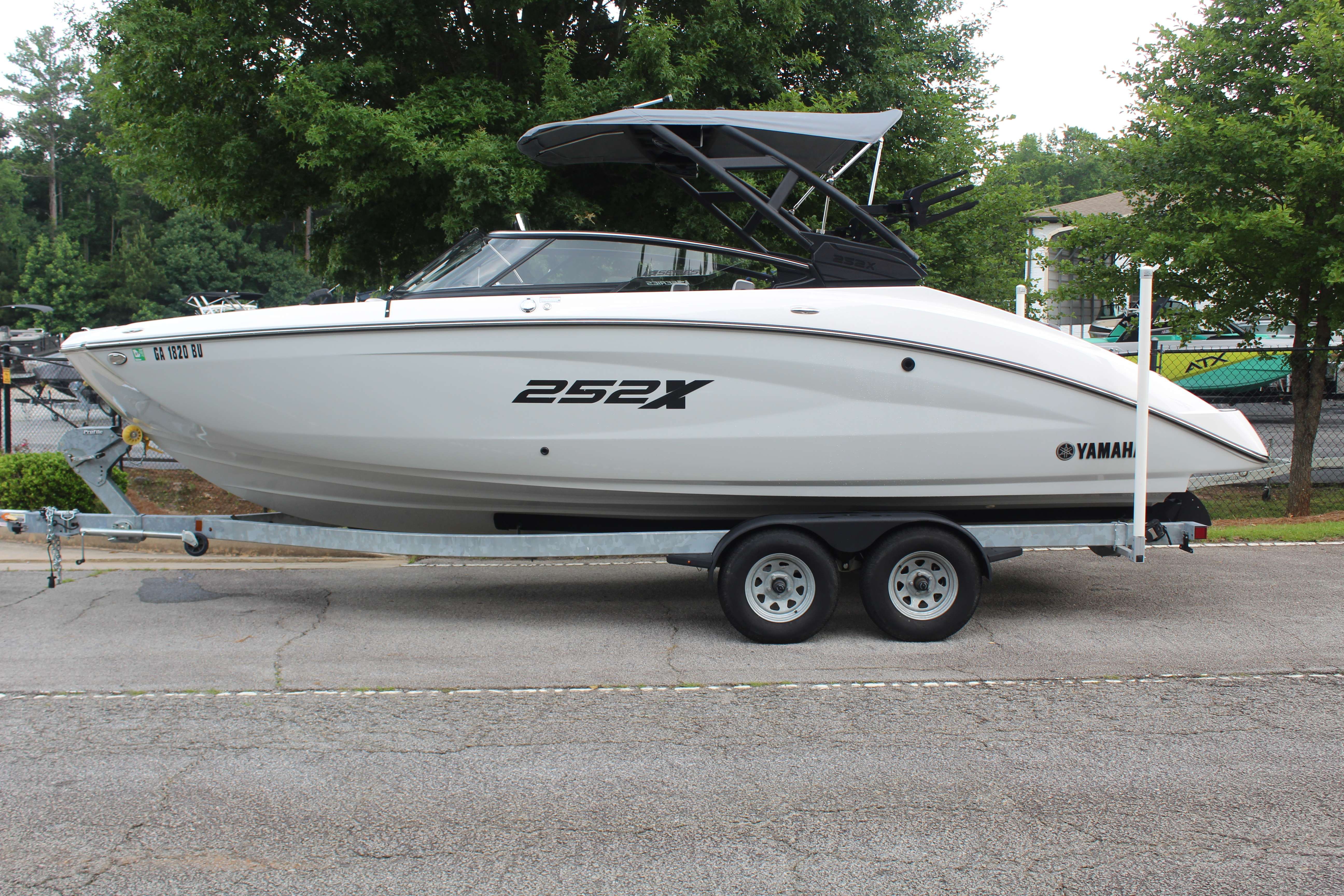 2022 Yamaha Boats 252XE