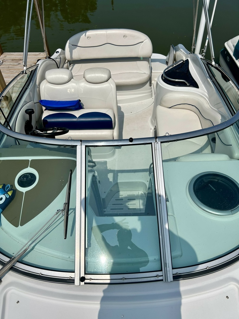 2010 Crownline — - Image 2