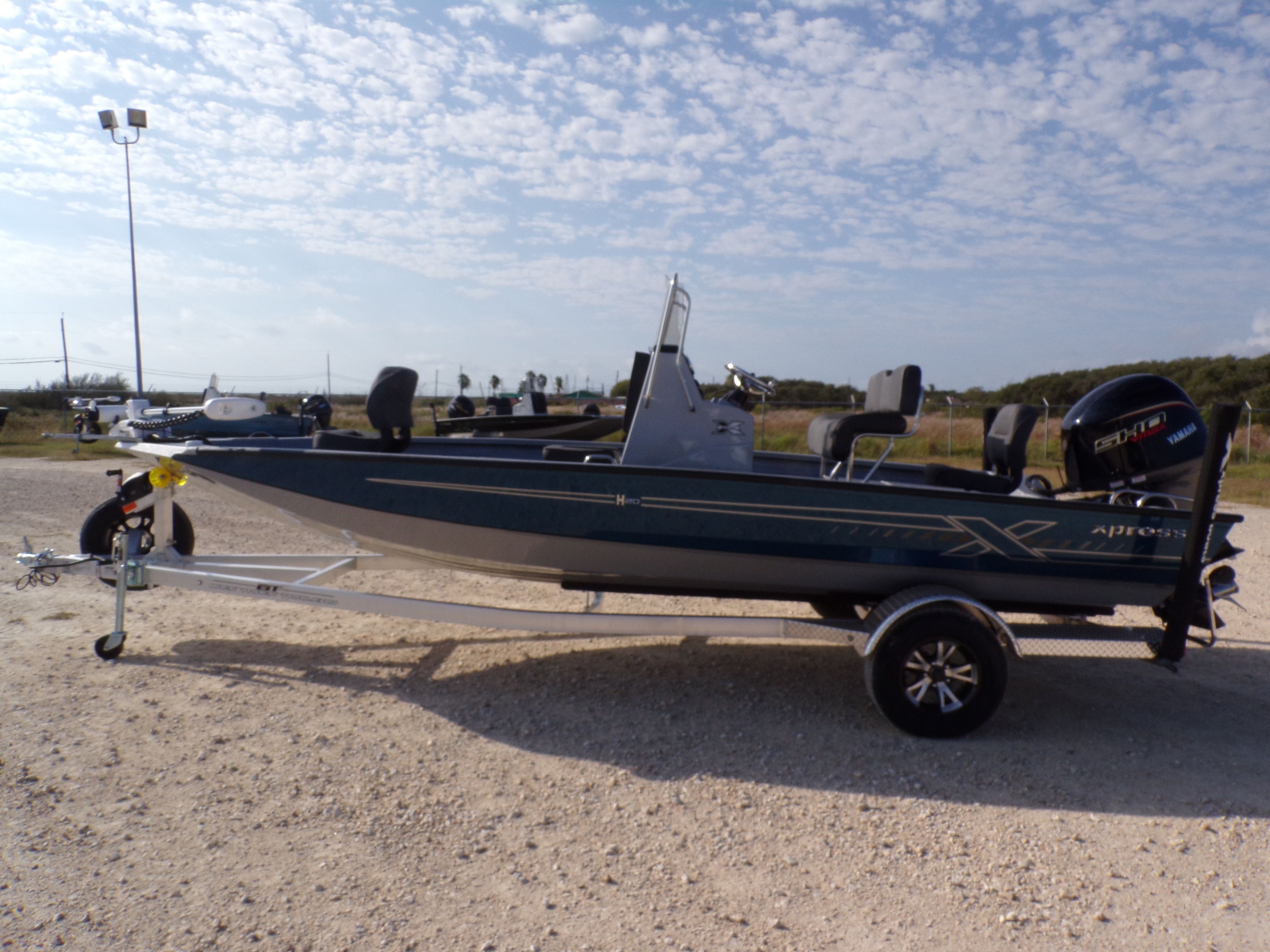 2026 Xpress H20B Bay