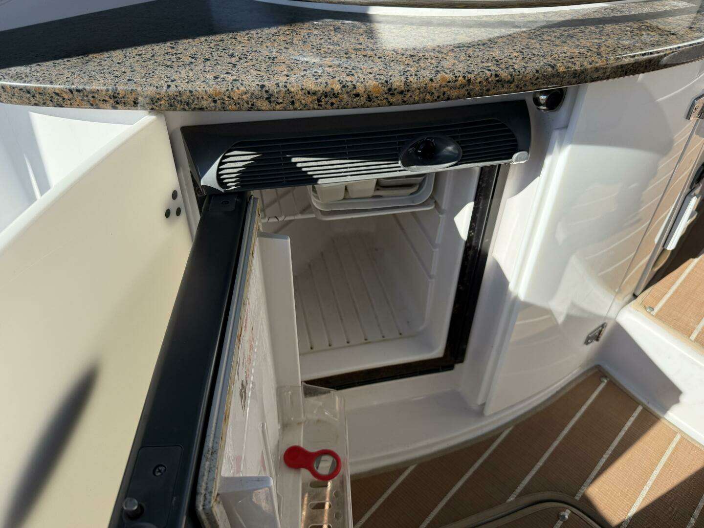 2006 Four Winns 318 Vista - Image 21