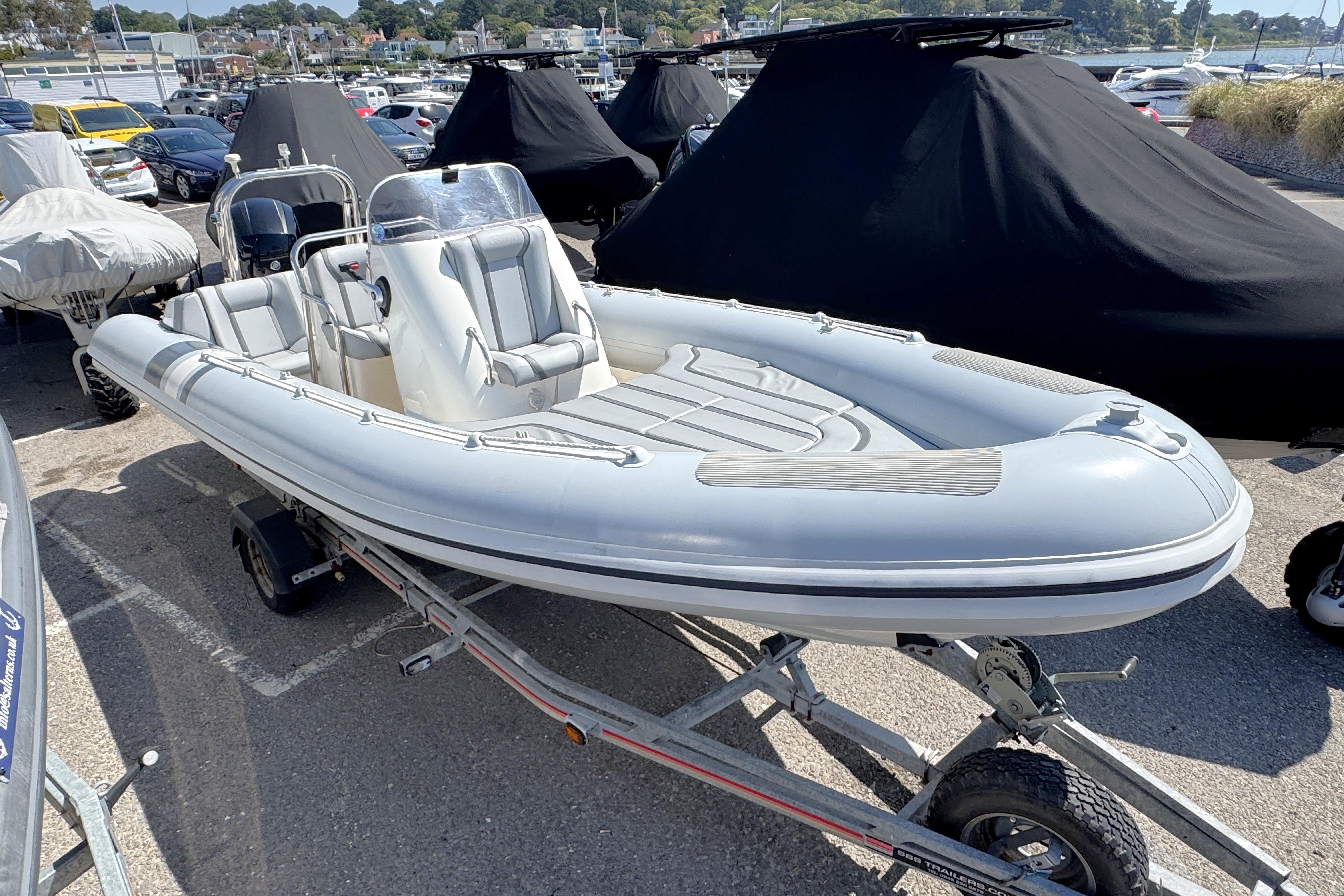 2003 Cobra Nautique 6.8m