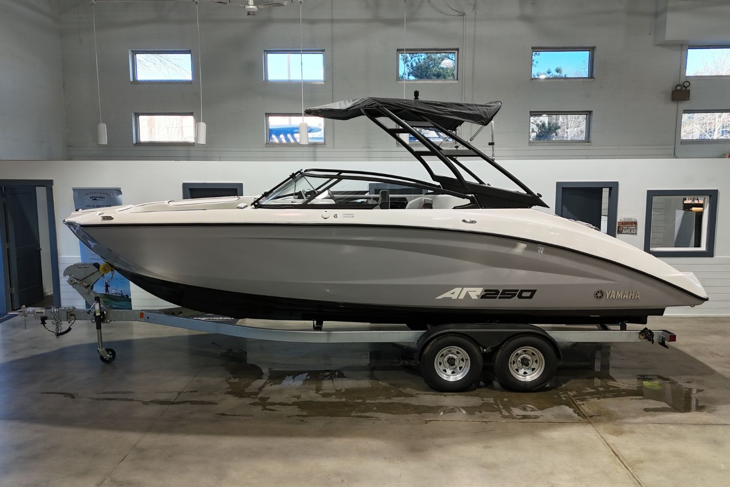 2026 Yamaha Boats AR250