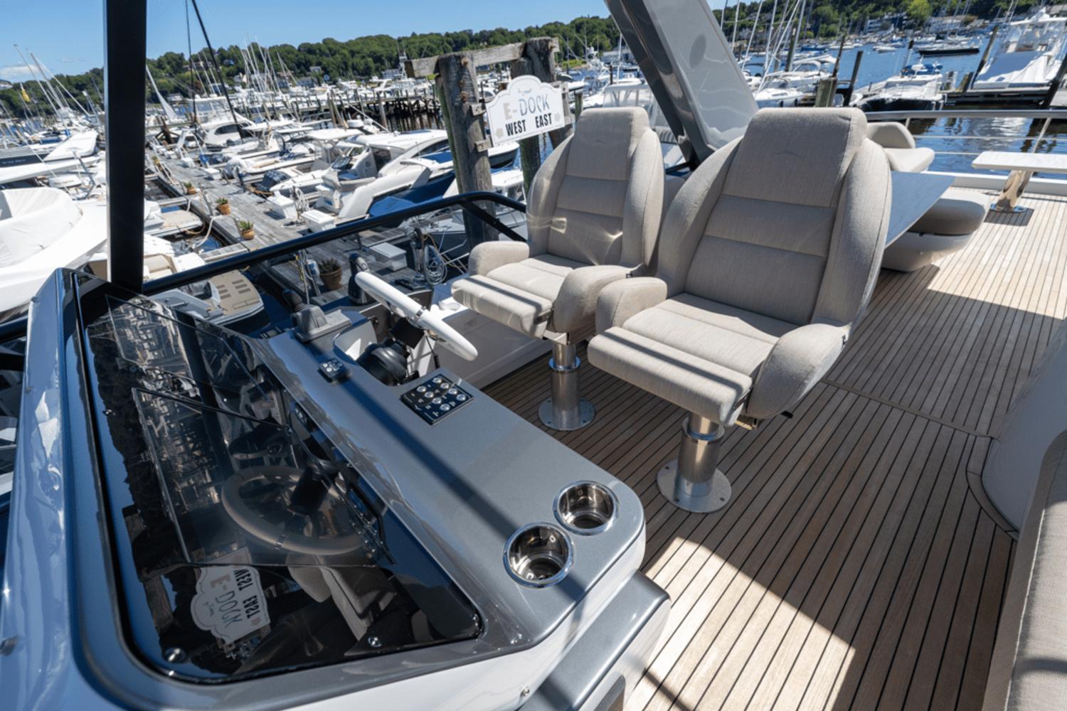 2025 Azimut Fly 68 - 48