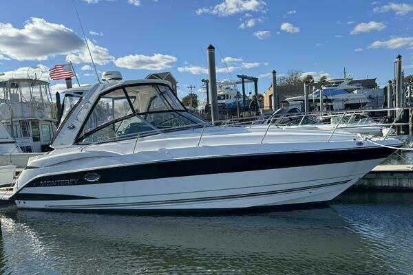 2018 Monterey 335 SY