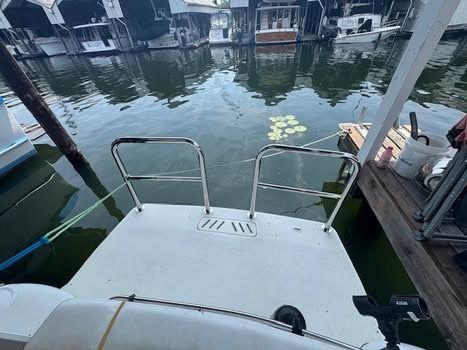 2000 Larson Cabrio 270 Mid Cabin - 3