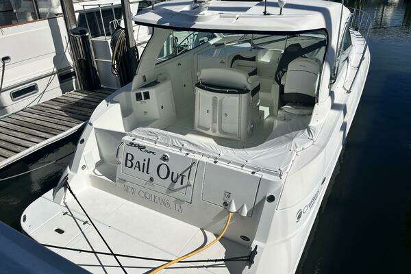 2008 Cruisers Yachts 390 Sport Coupe